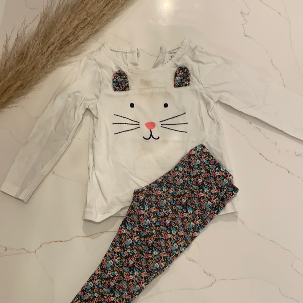 12 month girls bunny outfit. Slight discoloring. 🌻BUNDLE DISCOUNT OFFERED
